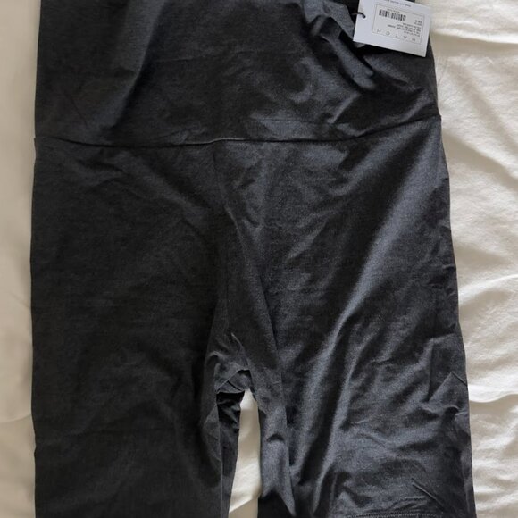 Hatch: The Ultimate Before, During & After Bike Short - Picture 4 of 5